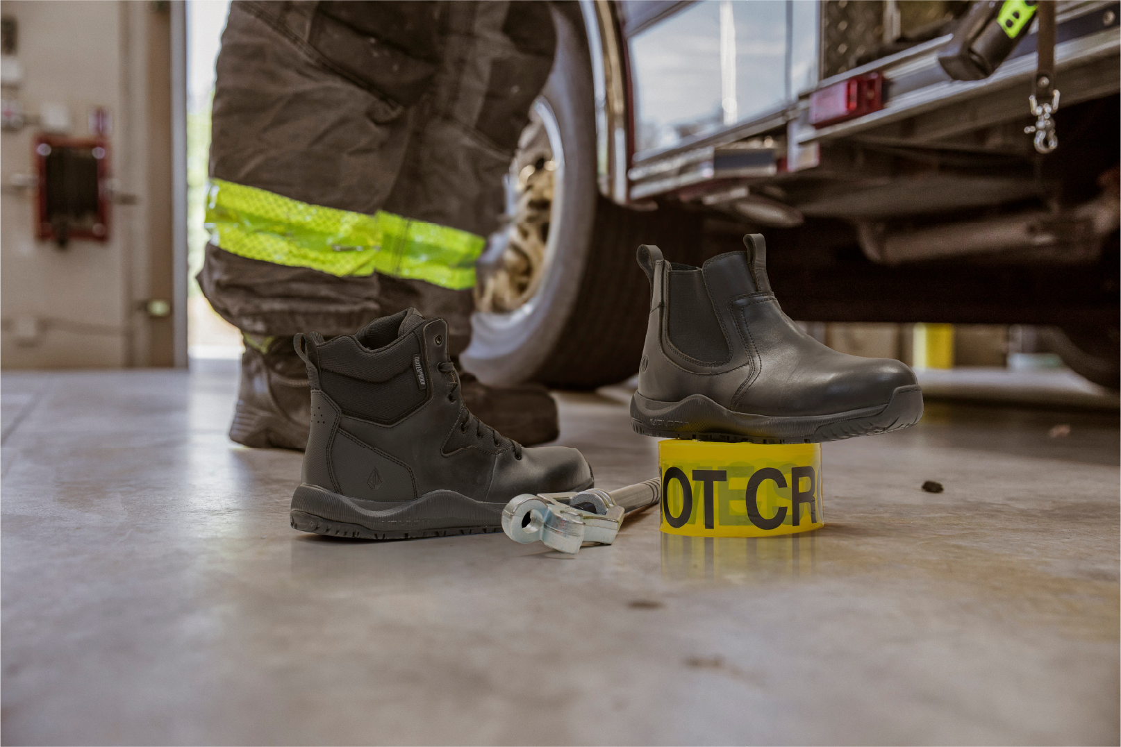 Volcom Mens 5" Slip On Composite Toe Boot (VM30706)